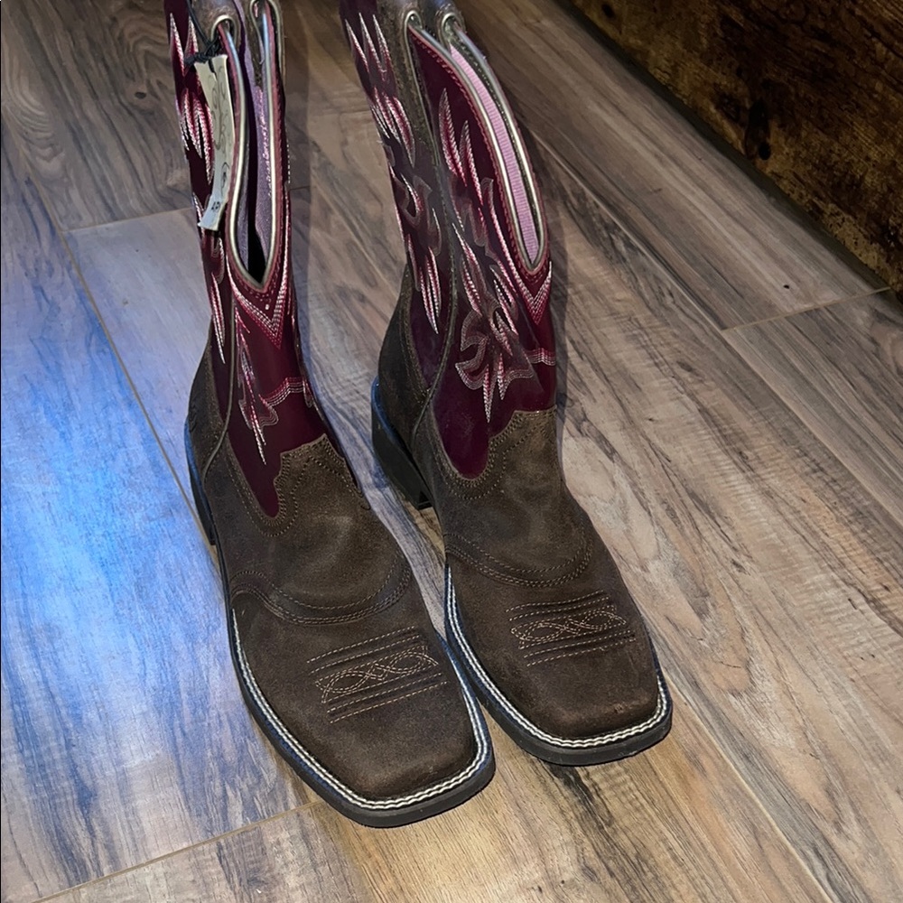 Women’s Ariat Brown and Burgundy Western Boots